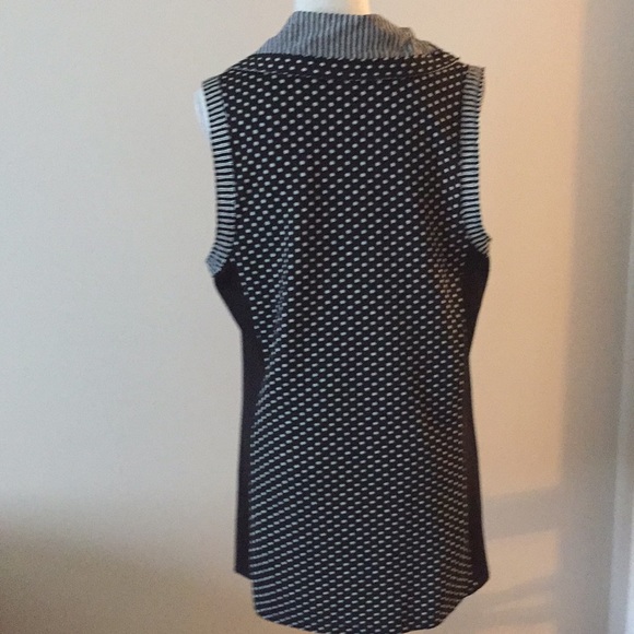 Zoe’ black and creamy white soft knit vest - Picture 5 of 6